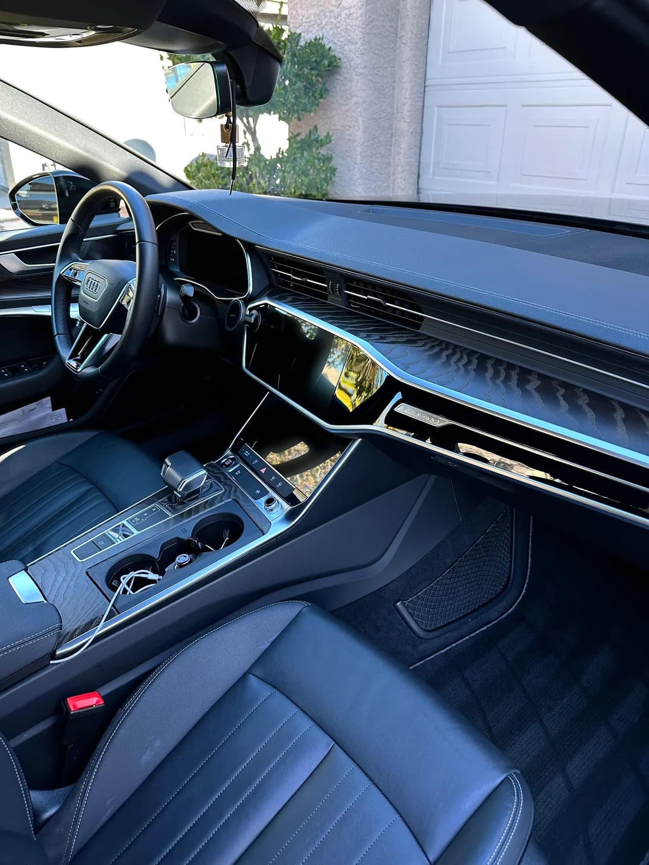 Exterior hand wash and foam bath detail in Las Vegas